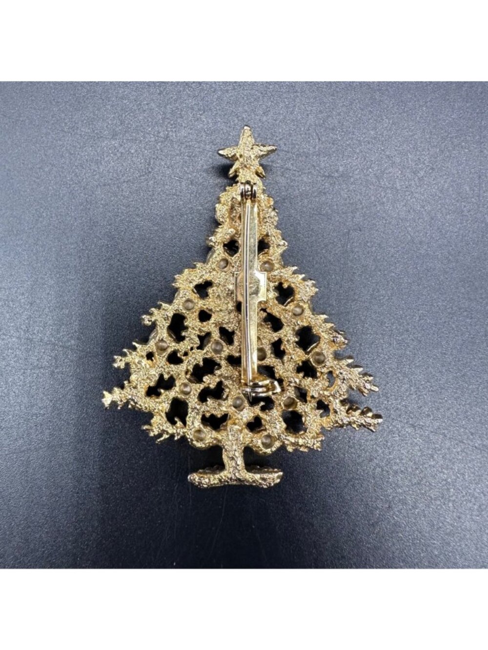 Vintage Christmas Tree Brooch Pin Aurora Borealis Rhinestones Gold Tone Festive - Picture 4 of 6